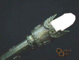 Magierstab mit Kristall und weißem LED-Licht Magierstab mit Kristall und weißem LED-Licht