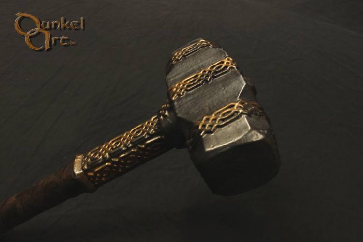 Langer Vorschlaghammer mit keltischen Ornamenten WHA06 - zum Schließen ins Bild klicken