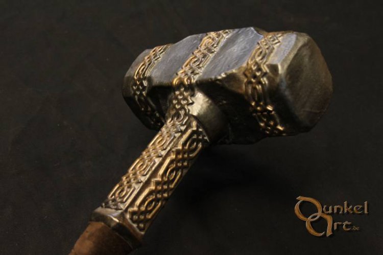Vorschlaghammer mit keltischem Ornament (WHA07) - zum Schließen ins Bild klicken